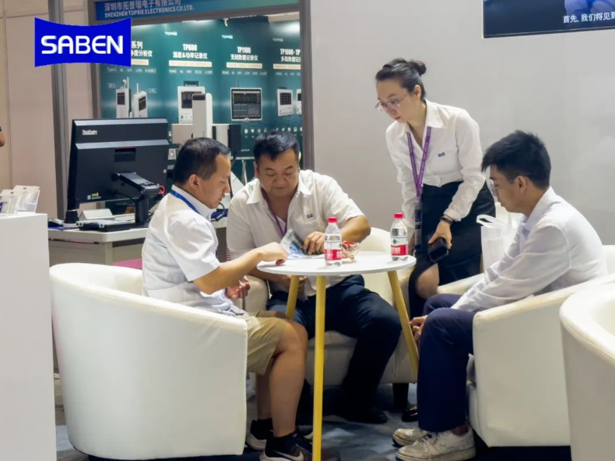 德國進口蔡司三坐標在工業博覽會客戶洽談